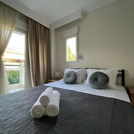 Odyssey Mare Steps From The Sea Apartament