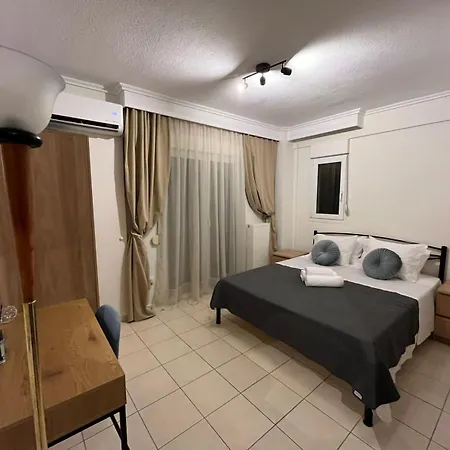 Apartament Odyssey Mare Steps From The Sea Peraía